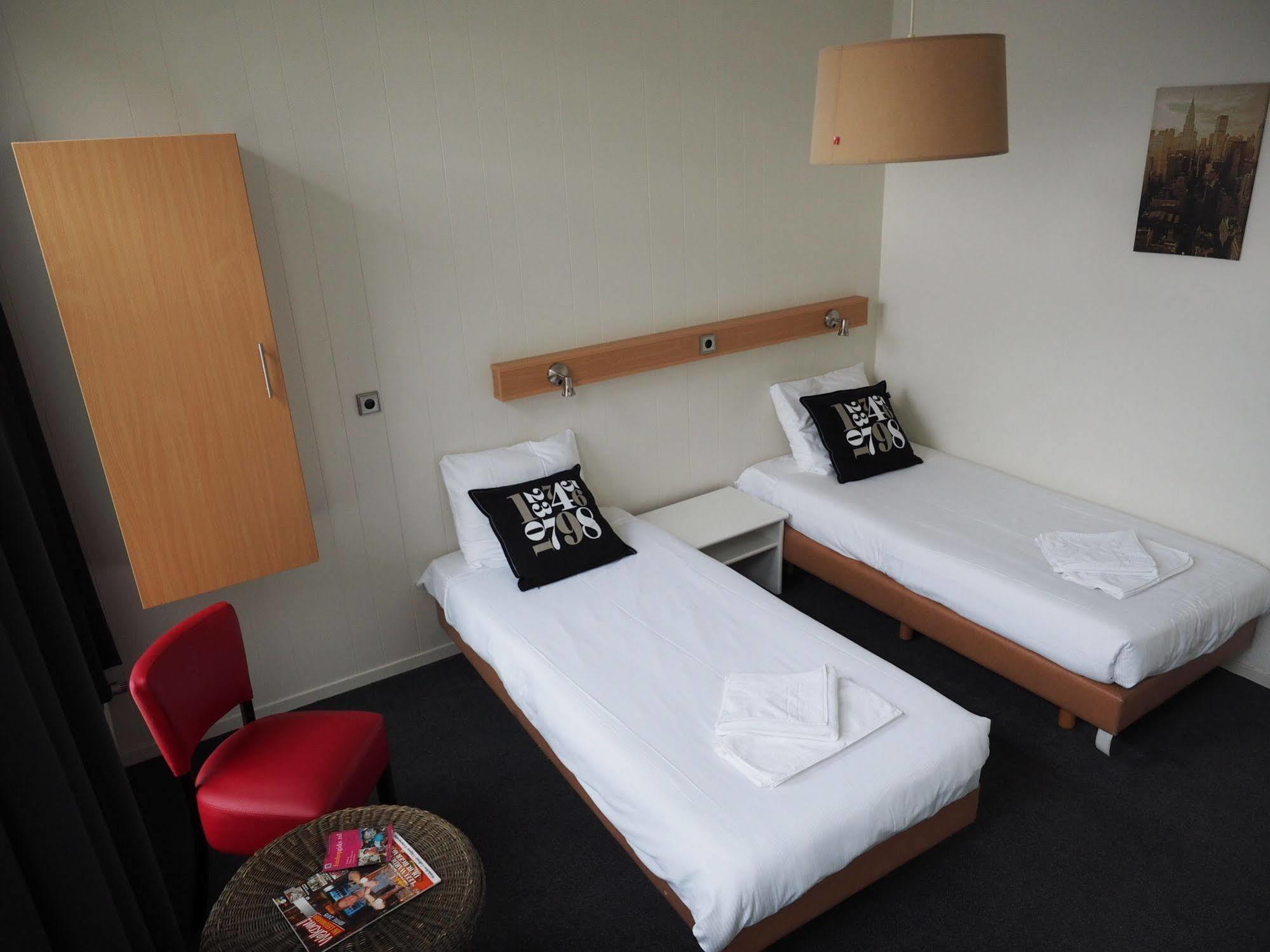 Hotel 'T Anker Leeuwarden Bagian luar foto